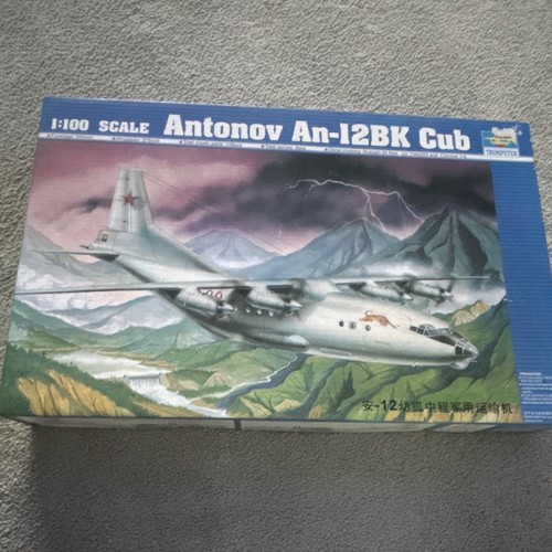 Trumpeter antonov 12bk cub - antonov, an-12bk
