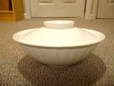 WEDGWOOD NIGHT AND DAY  LIDDED