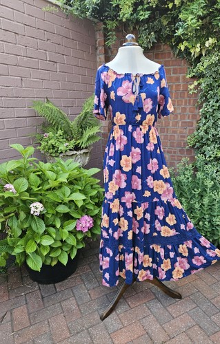 Floaty floral 70s style - floaty,