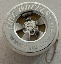 Rare Vintage 1980s Duncan Fire Wheels White  Long Spin Yo-Yo Yoyo Fun retro toy