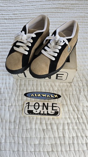 Vintage dead stock - airwalk, one