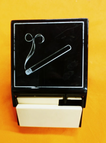Old cigarette storage - box, flip