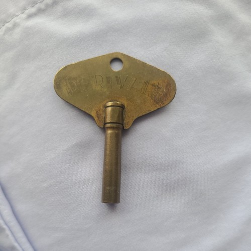 Vintage perivale clock key - perivale,