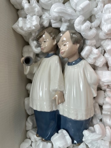 Nao lladro choir boys - by,