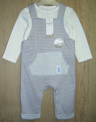 New bnwt boys beige - boys,