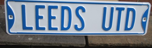 Leeds utd street - leeds, sign