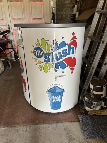 Slush serving station table - slush,