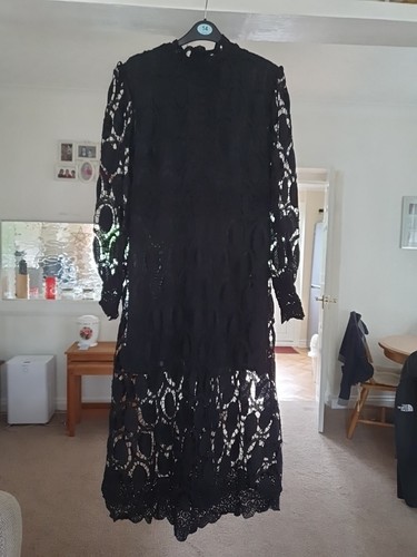 Black lace long sleeve dress - sleeve,