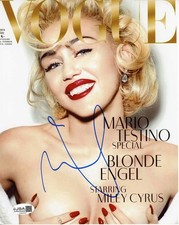 Miley Cyrus 8X10 Photo Hand