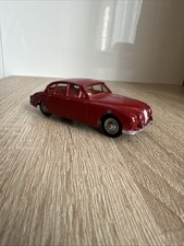 Dinky Toys No.195 Jaguar 3.4