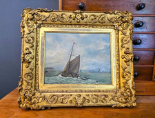 VICTORIAN OIL ON BOARD. BOAT AT SEA. IN ORNATE GILT FRAME. ANTIQUE. 19TH CENTURY