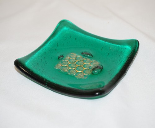 Vibrant emerald green - emerald,