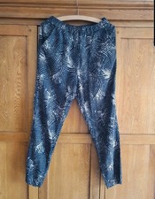 QED London Black Beige White Palm Print Tapered Trousers Size S Fit UK 12