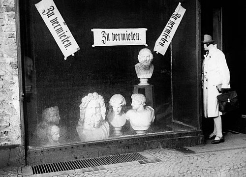 Shop window whats - here, to