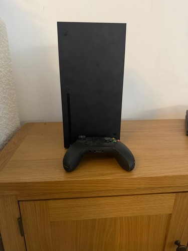 Xbox series with - x, controller