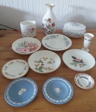 WEDGWOOD / COLLECTION OF PIN DISHES / VASES / POTS / JASPERWARE  ETC