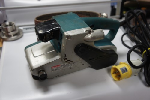 Makita 9404 heavy duty - duty, belt