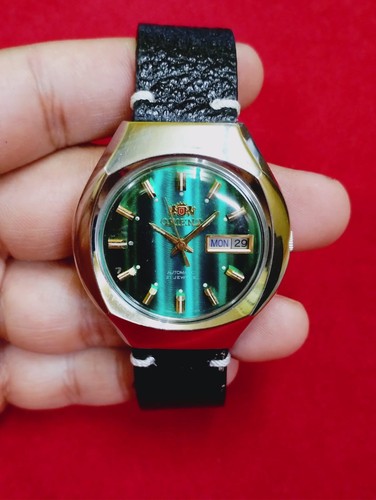 Original orient crystal - , green