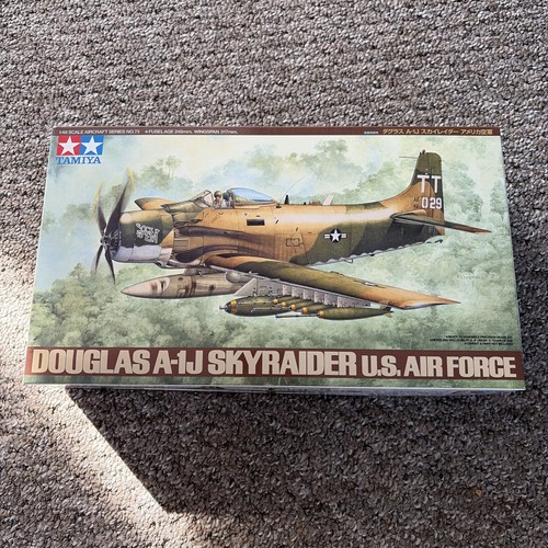 Tamiya douglas skyraider - douglas,
