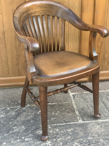Robust and elegant mahogany - a,