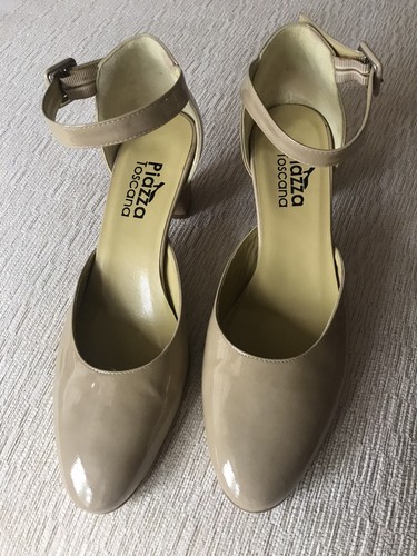 Taupe patent mid heeled - patent, court