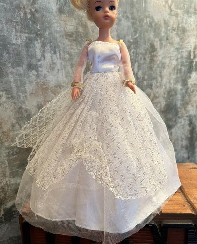 Vintage 1980s sindy doll - 💜,