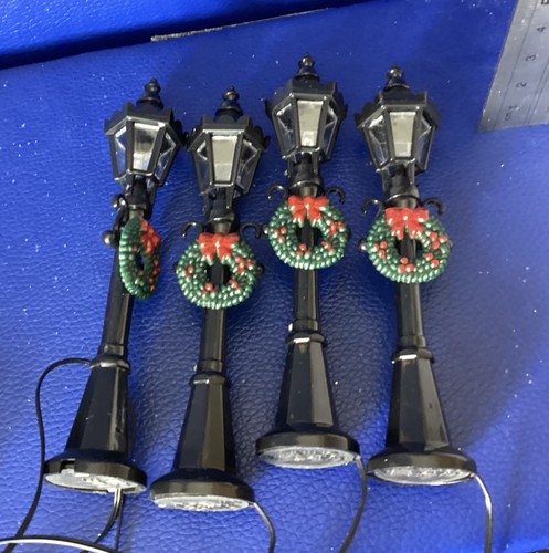 Light battery lampposts - light, up