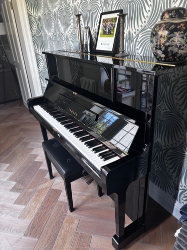 Beautiful yamaha ux1 - beautiful, upright