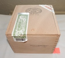 WOODEN SQUARE CIGAR BOX -