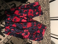TU trousers with pockets fitted floral size 8-10 flowers fushia red pink purple