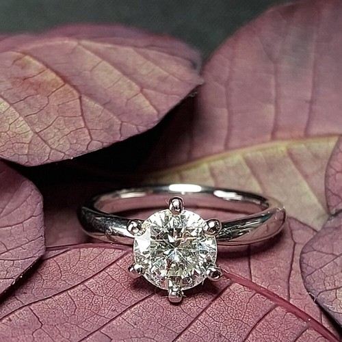 Diamond ring engagement - ring, gold