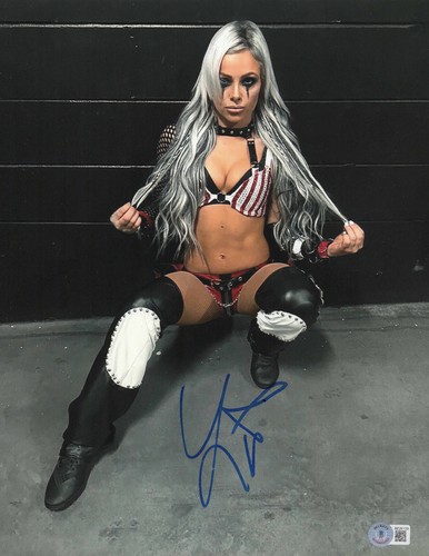 Liv morgan signed autograph - liv,