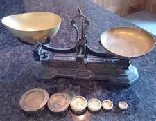 W & T VINTAGE WEIGHING SCALES