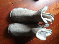 Ladies Boots Size 8 Taupe