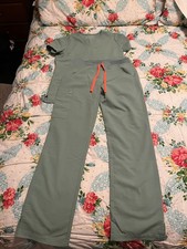 Figs Women’s Scrub Set