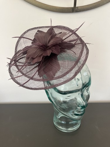 Aubergine fascinator dee