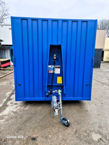 Towable welfare unit - towable,