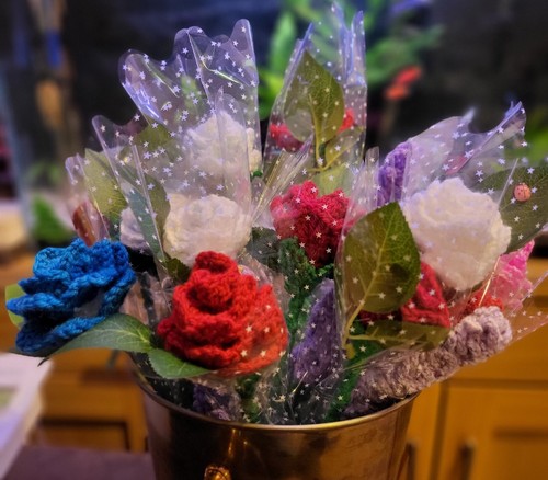 Handmade crochet roses - crochet, roses!