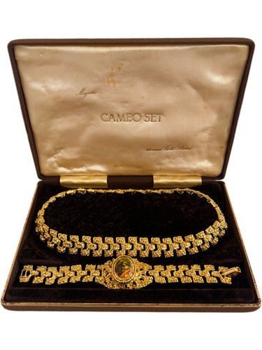 Majestic cameo set 22ct - cameo,