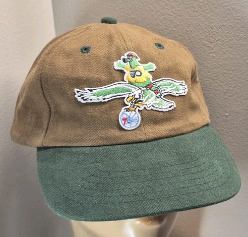 Philadelphia flying mascot - flying,