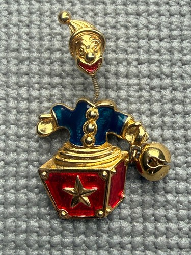 Vintage trifari clown trembler - trifari,