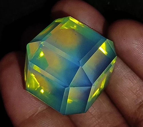 Green opal cube - opal, welo