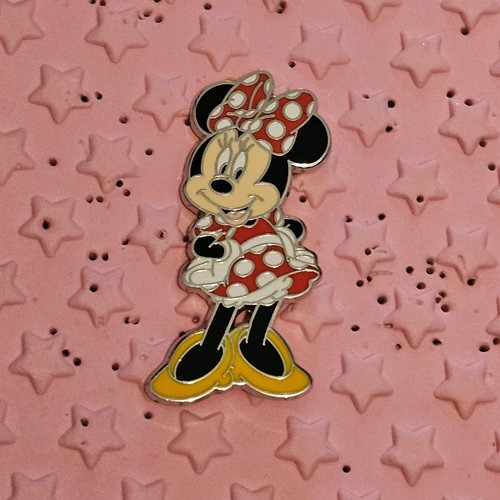 Disney pin minnie mouse hands - disney,