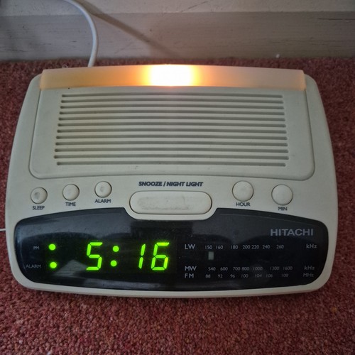 Hitachi radio alarm clock - radio,