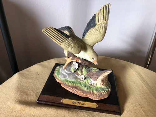 Sibond greenfinch figure - greenfinch, on