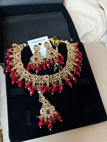 Necklace with earrings - , and