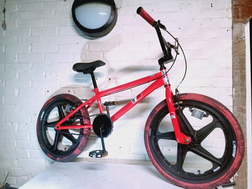 Marlboro wheels red - marlboro,