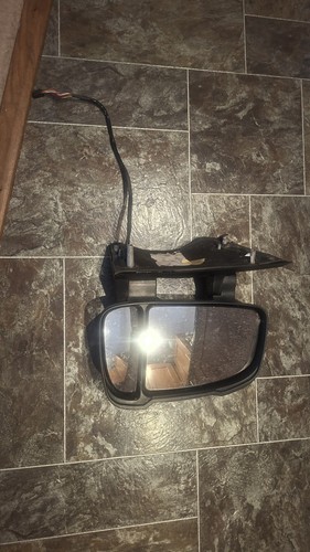 Front wing mirror - driver, side