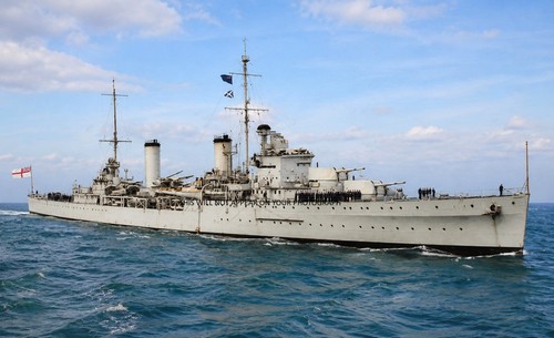 Royal navy leander class light - royal,
