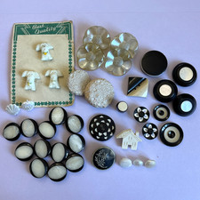 Small lot of vintage plastic